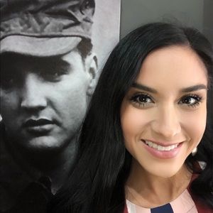 Meet your Posher, Rochelle